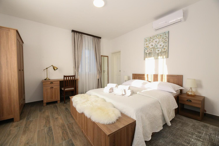 Bedroom, Villa Sion peaceful villa with private pool and stunning mountain view, Omiš