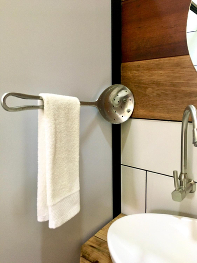 Bathroom 1, Moka Lodge, Tena