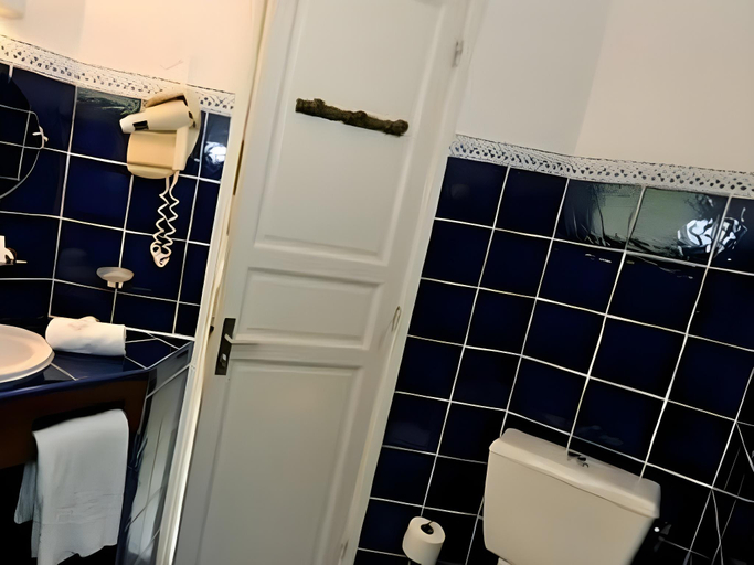 Bathroom 4, Hôtel Exsel Floralys, L'Étang-Salé