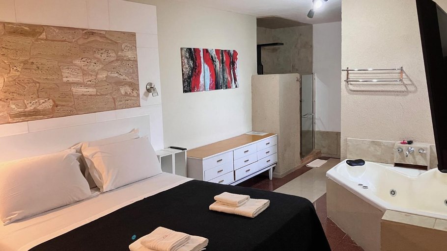 Bathroom 3, Casa Alta SUITES Solo Adultos, Santa María