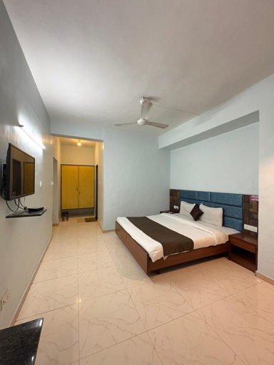 Bedroom 2, Lions Den Resort, Pune
