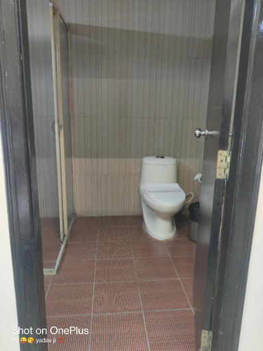 Bathroom 3, Swagath De Royal, Hyderabad