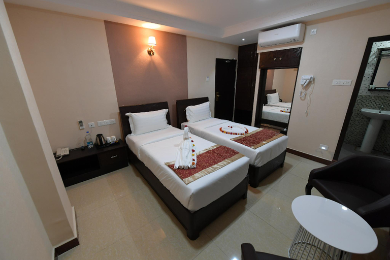 Others 5, Hotel Queen Emperor, Tiruchirappalli