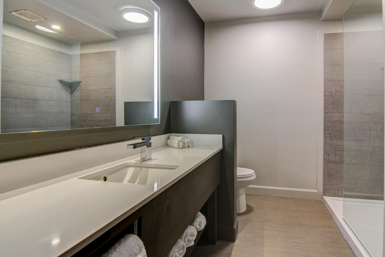 Bathroom 3, Hotel-Motel Normandin Alma - Lac St-Jean, Lac-Saint-Jean-Est
