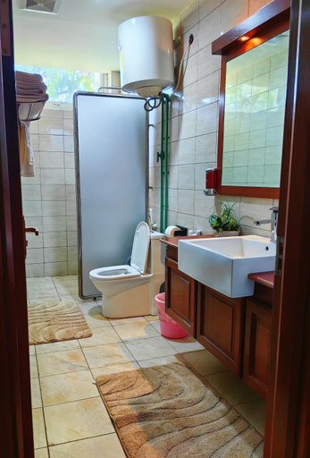 Bathroom, Great Wall Hotel, Kinondoni