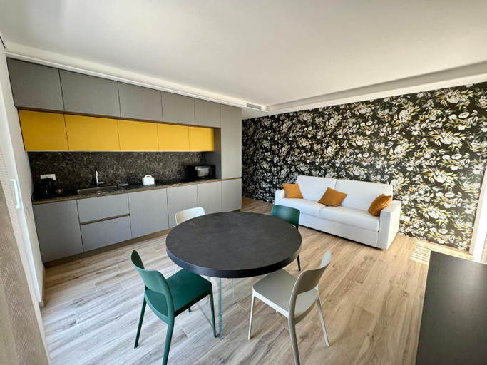 Others 5, Adige Apartments, Trento