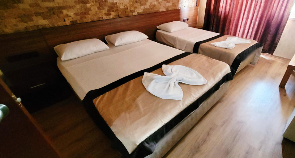 Others 3, Hera City Hotel, Merkez