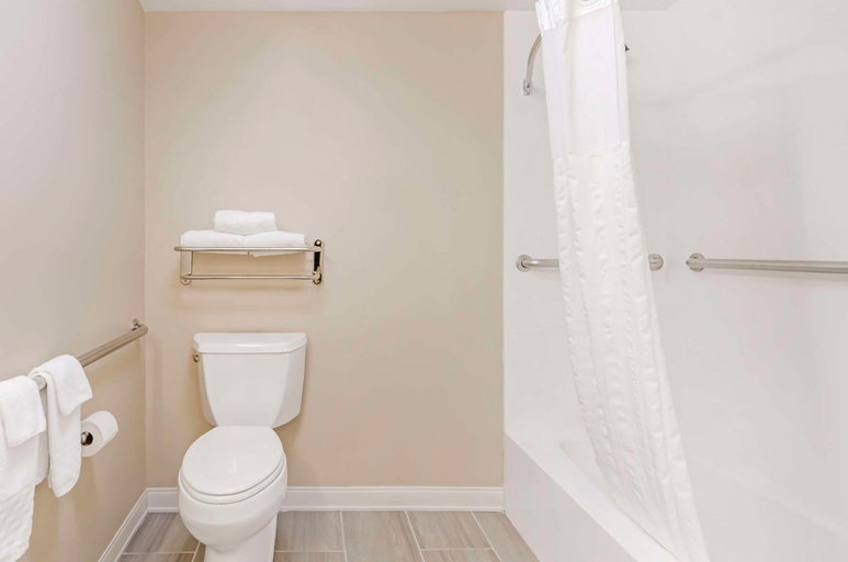 Bathroom 4, Best Western Lexington Inn, Rockbridge