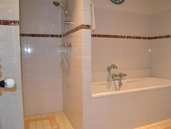Bathroom 3, Hotel Gaia, Deventer