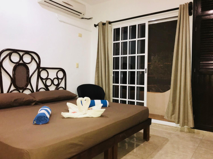 Bedroom 2, 5th Avenue 3 people Balcony Apartment, Cozumel