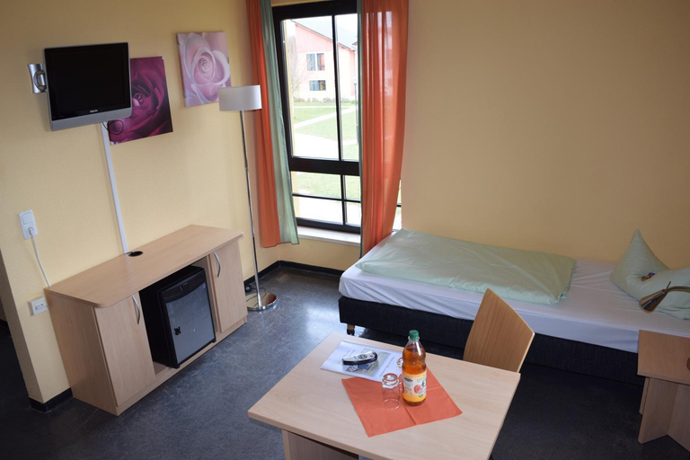 Bedroom 4, Euroville Jugend- und Sporthotel, Burgenlandkreis