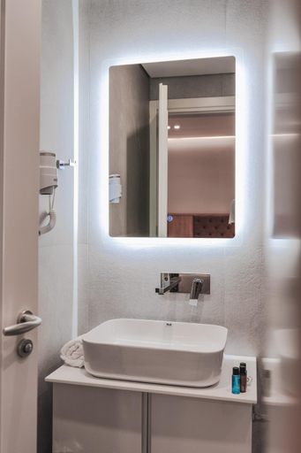 Bathroom 2, Koko Hotel, Sarandës