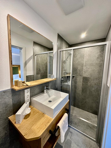 Bathroom, Alpenhotel Hundsreitlehen, Berchtesgadener Land