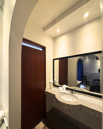 Bathroom 5, Hotel Arboledas Industrial, Guadalajara