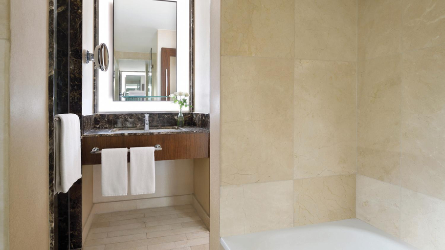 Bathroom 5, InterContinental Amman (Jordan), Wadi Essier