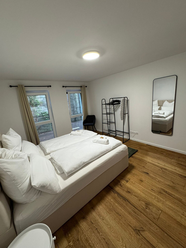 Bedroom 2, KC Hostings - Prestige Apartments, Reutlingen