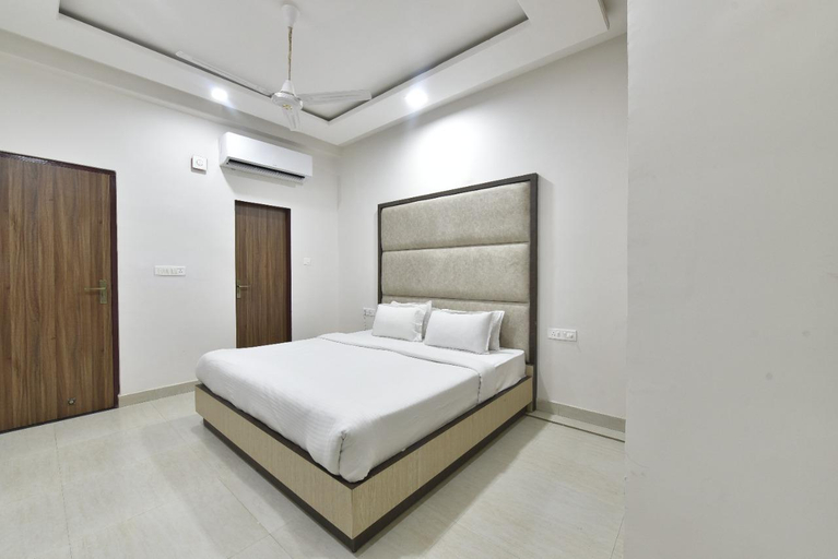 Bedroom 4, Hotel Crown Plaza, Malviya Nagar, Jaipur