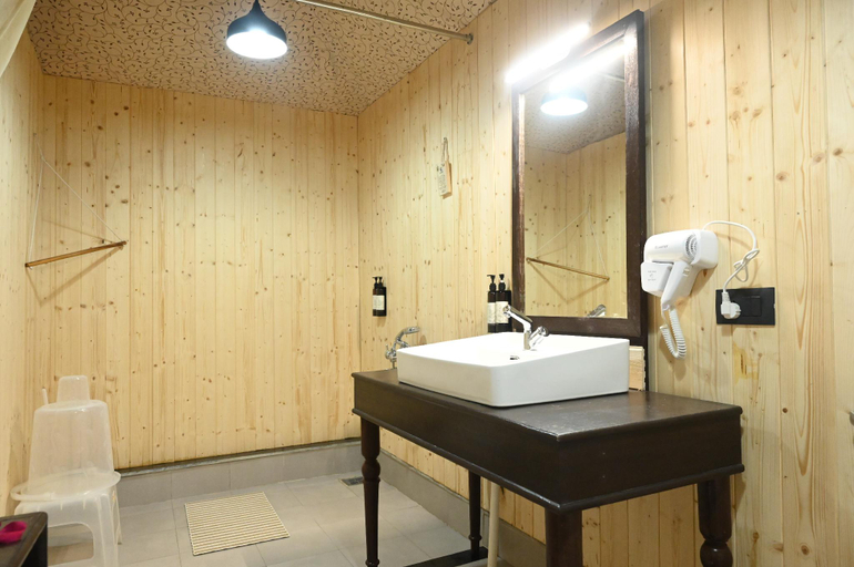 Bathroom 4, Praveg Tent City Ayodhya, Saryu, Faizabad