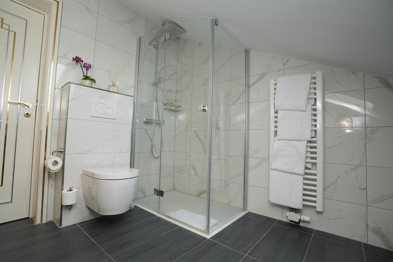 Bathroom 4, Hotel Palmenhof, Frankfurt am Main