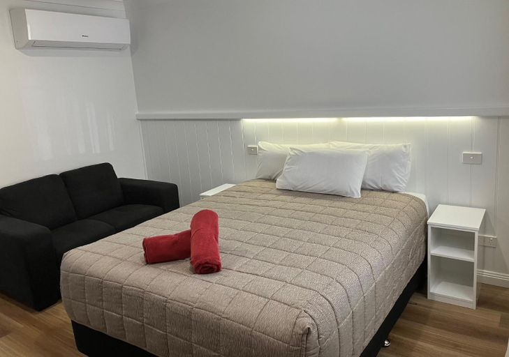 Bedroom 2, Almond Inn, Tamworth Regional - Pt A