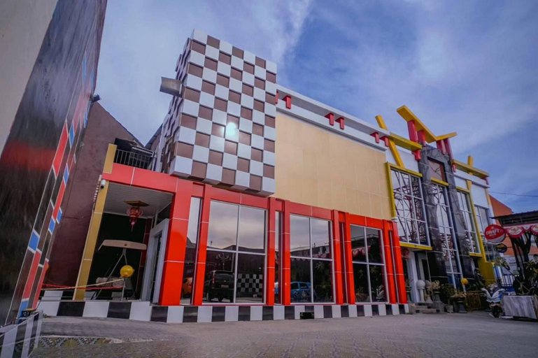 Exterior & Views 1, The One Hotel Gorontalo Mitra RedDoorz, Gorontalo