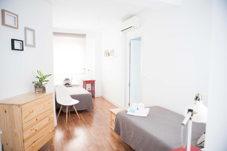 Bedroom 3, Hotel Smile & Co Hostal Boutique, Alicante