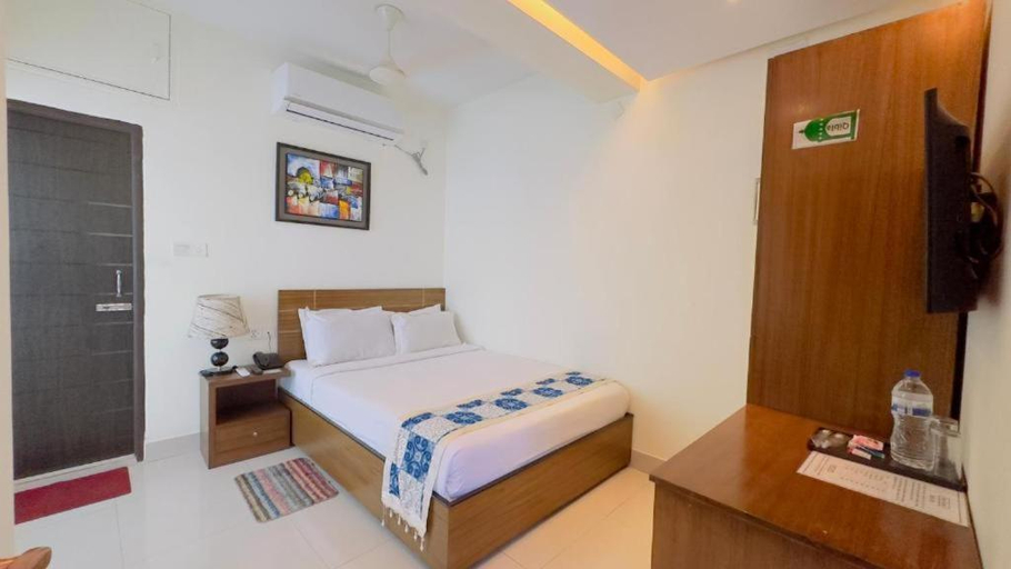 Bedroom 2, Royal Living Hotel & Suites, Chittagong