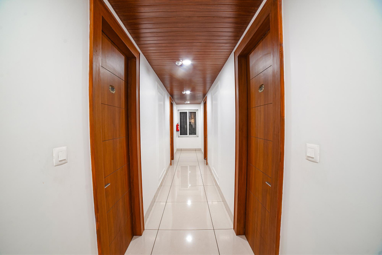 Public Area 3, Fabhotel Eminent, Bhopal