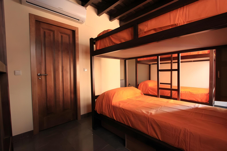 Bedroom 3, Hotel Mercader de Sedas , Granada