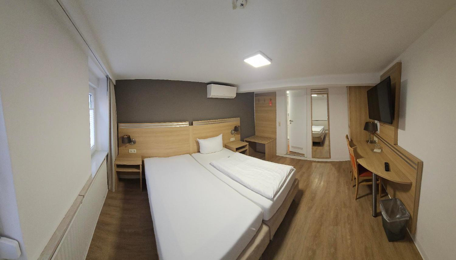 Bedroom 2, Hotel Altes Weinhaus, Neustadt an der Weinstraße