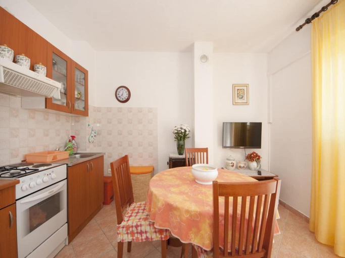 Others 5, Apartments Mira - One Bedroom Apartment with BalconyA2, Supetar