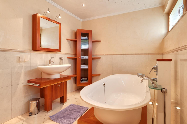 Bathroom 4, Hotel Bergkranz, Innsbruck Land