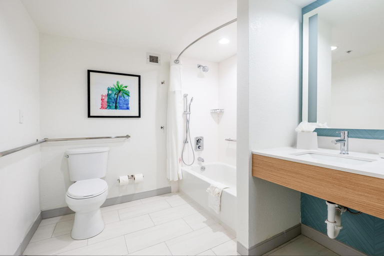 Bathroom 5, Ft. Lauderdale Airport-Cruise Port, FL, Broward