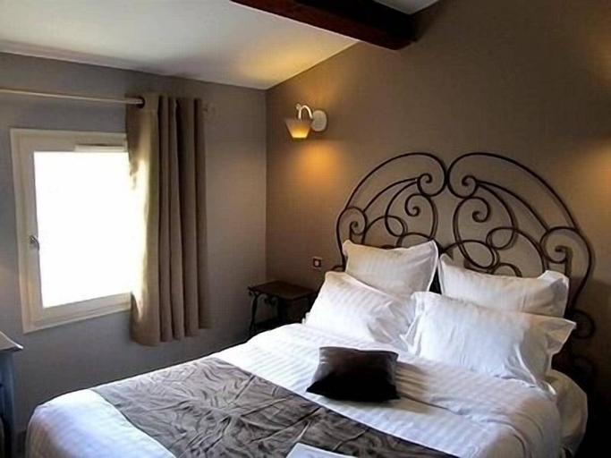 Bedroom 2, Logis Hotel la Ferme, Vaucluse