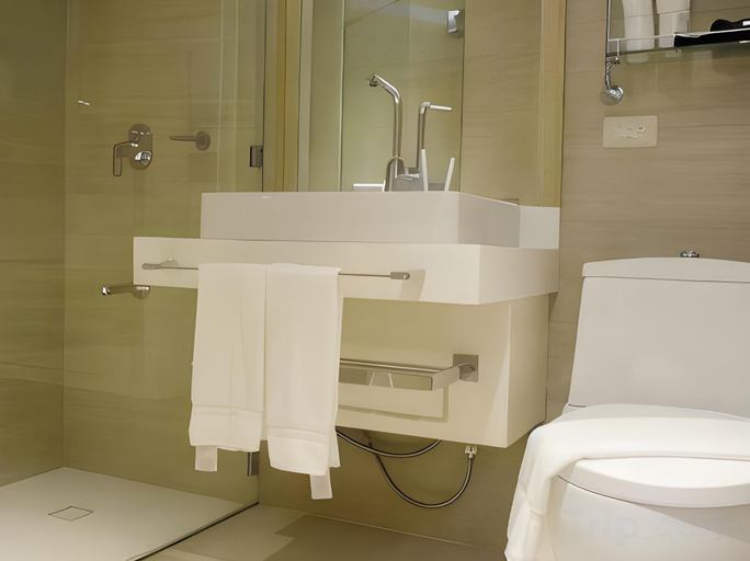 Bathroom 5, Signature Boracay Blue, Malay