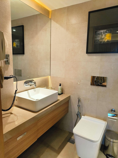 Bathroom 4, Royal Hometel Suites Dahisar Mumbai, Mumbai Suburban