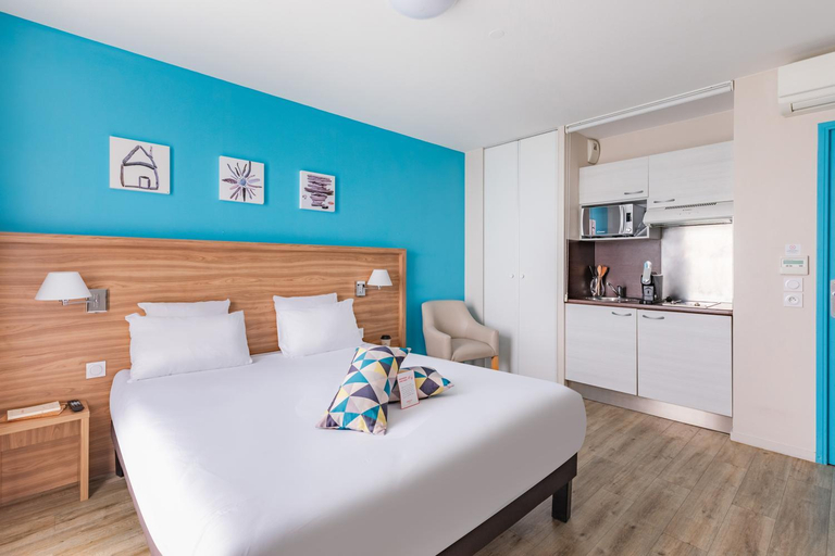 Bedroom 2, Appart'City Confort Vannes, Morbihan