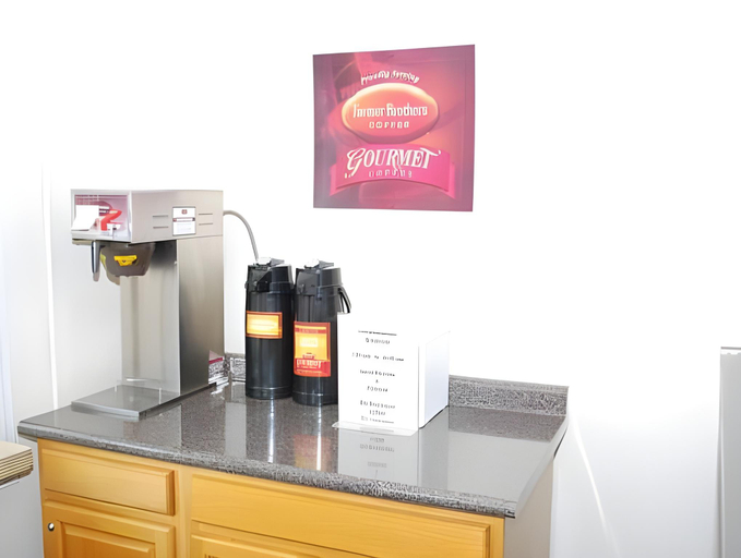 Food & Drinks, Majestic Inn & Suites, Klamath
