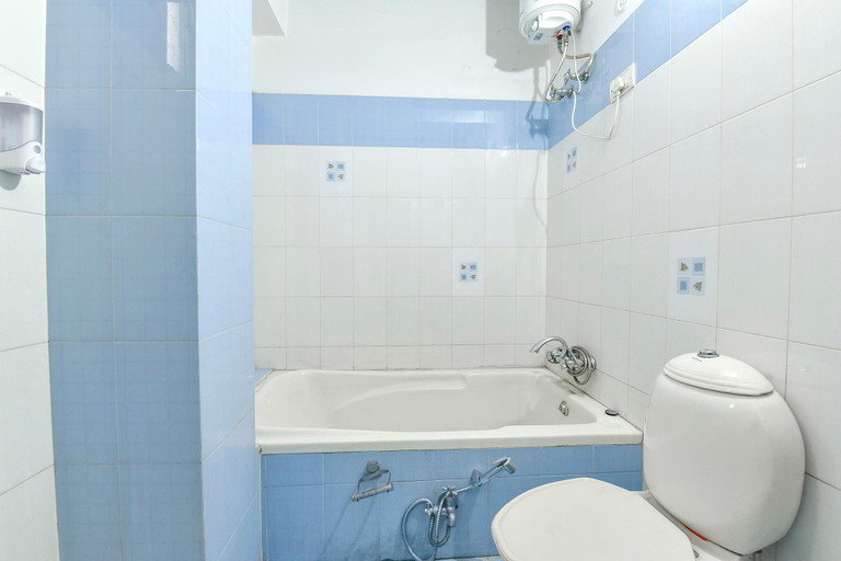 Bathroom, FabHotel Fly View, Jaipur