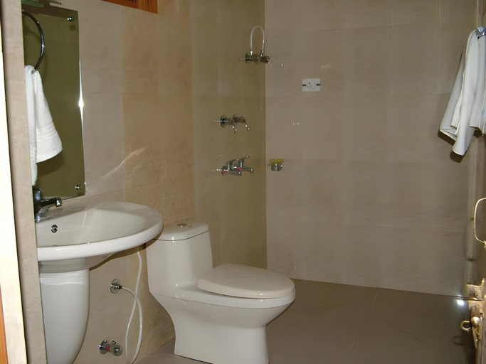 Bathroom, Hotel Valley of Gods, Kullu