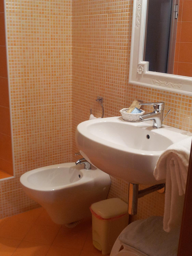 Bathroom 3, Terme Di Monte Valenza, Alessandria
