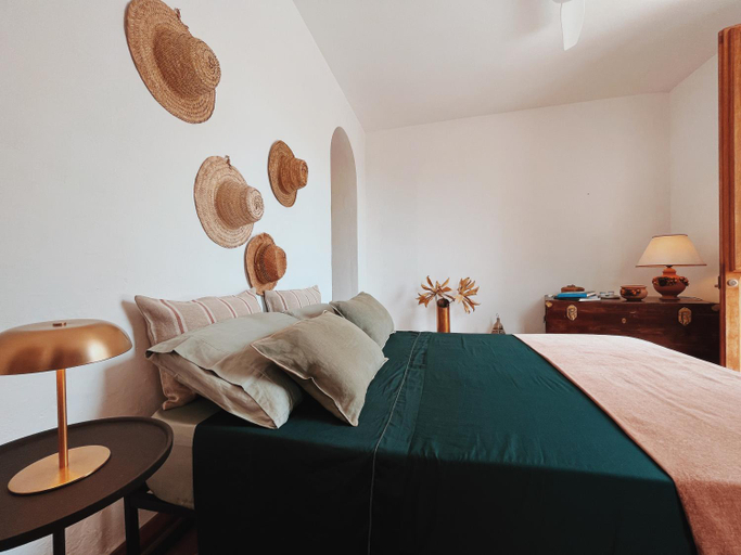 Others 3, Il Cactus: una piccola oasi in paese, Trapani