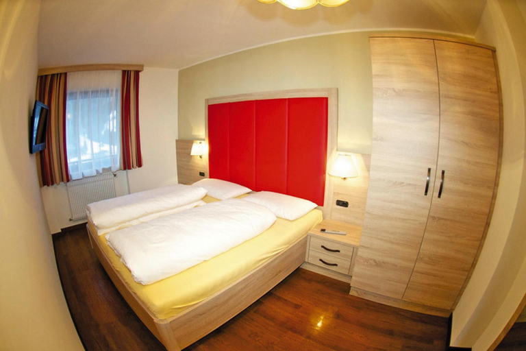 Bedroom 2, Apartment in Val Gardena near Ski Slopes, Bolzano