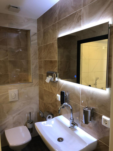 Bathroom 2, ASADOR Hotel & Restaurant GmbH, Siegen-Wittgenstein