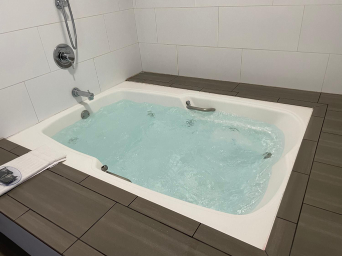 Bathroom 4, Country Inn & Suites By Radisson, Bakersfield, Ca, Kern