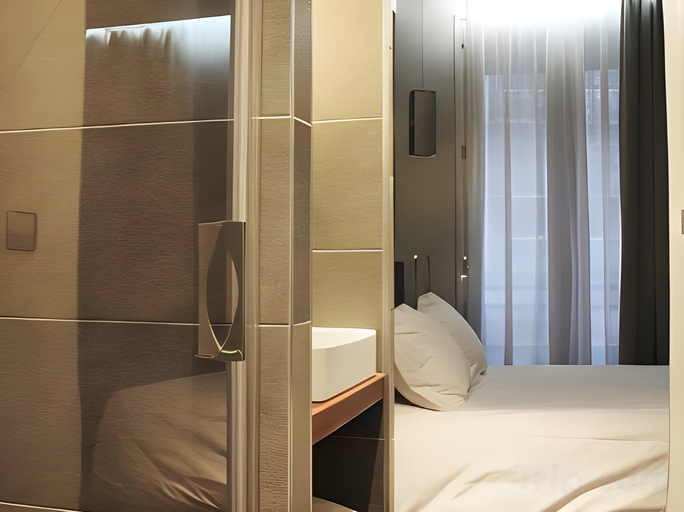 Bedroom 3, Hotel Lumieres Montmartre Paris, Paris