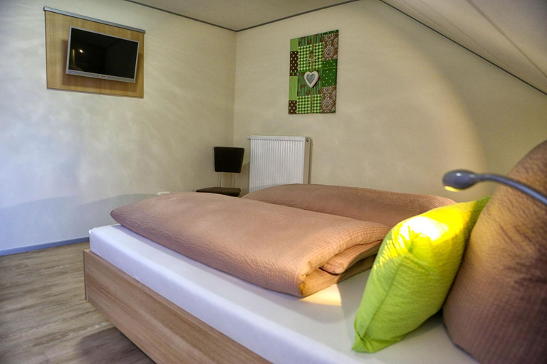 Bedroom 2, Landgasthof zum Hirschen, Rhön-Grabfeld