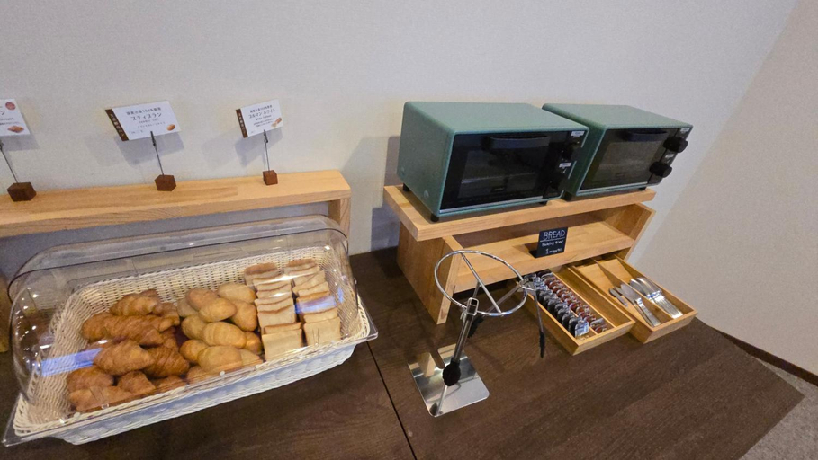 Food & Drinks 5, Hotel Cerulean Alpine, Otari