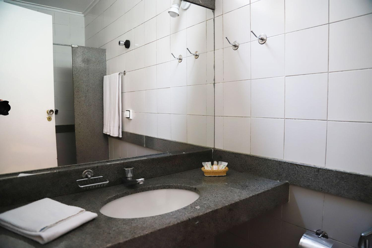 Bathroom 5, Hotel BH Palace, Belo Horizonte