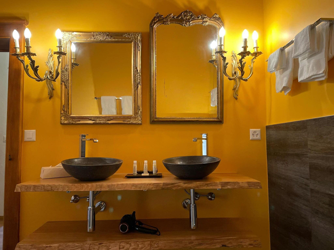 Bathroom 5, Château de Mathod, Jura-North Vaudois